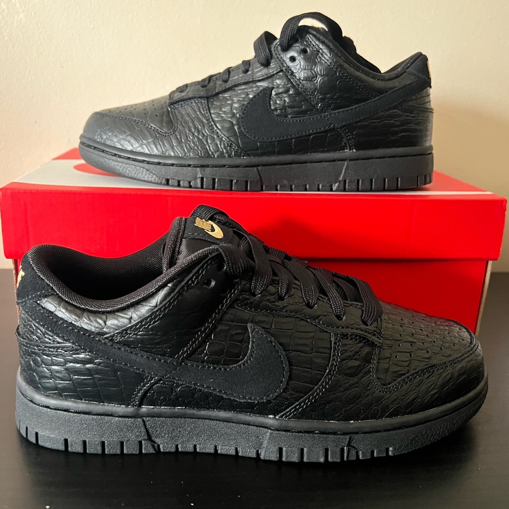 Nike Dunk Low SS Sneakers Black Croc/Metallic Gold HV4388-001 Women’s 7.5 BNIB - Picture 3 of 16